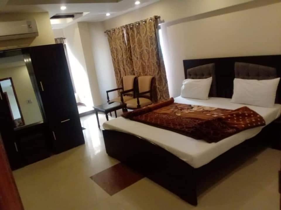 Pak Hotel Islamabad Esterno foto